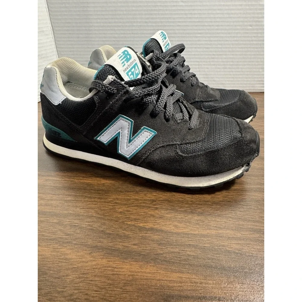 New Balance 574 Navy Blue Turquoise Sneakers Shoes Women's 8‎
